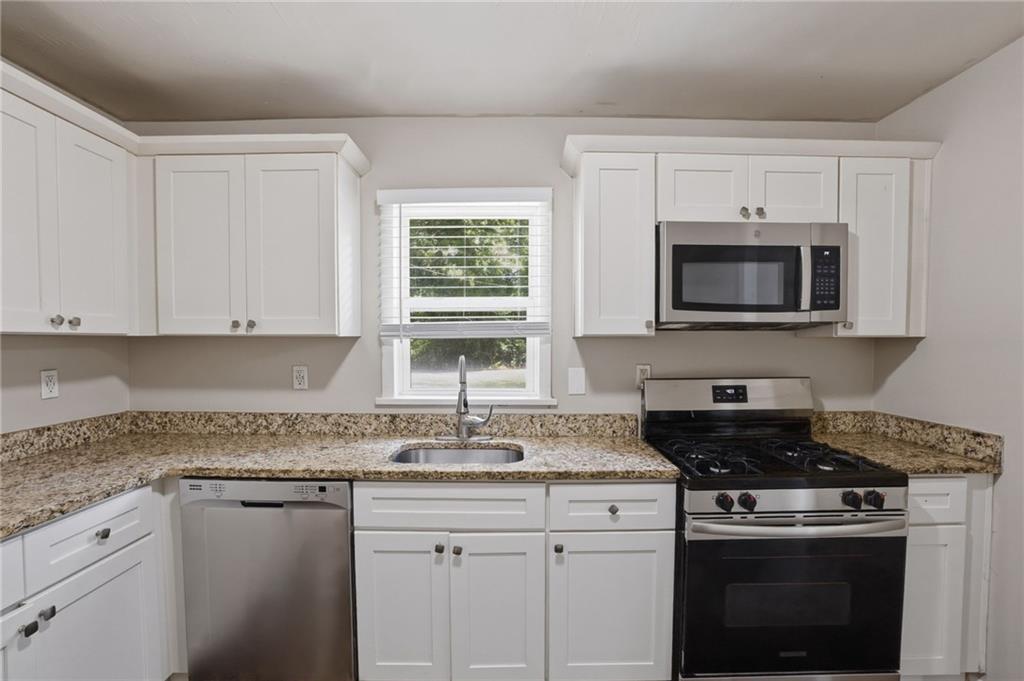 748 Amber Place Nw Property Photo 8