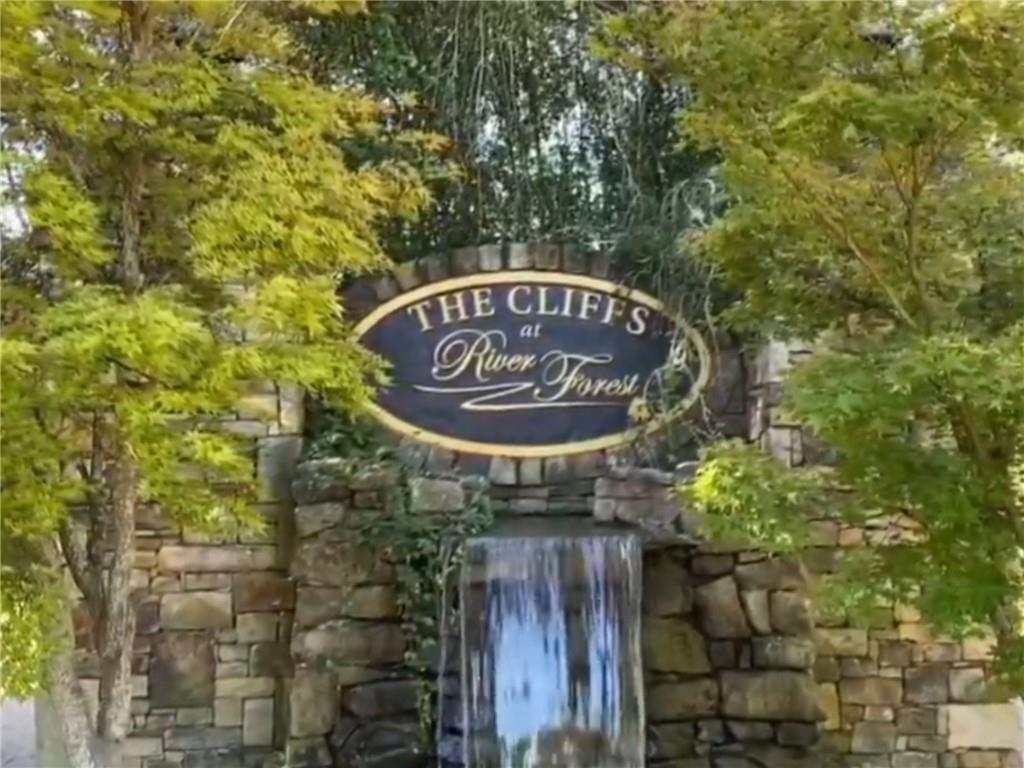 102 Forest Place Property Photo 1