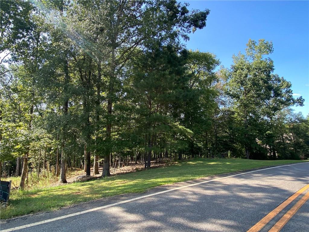 102 Forest Place Property Photo 7