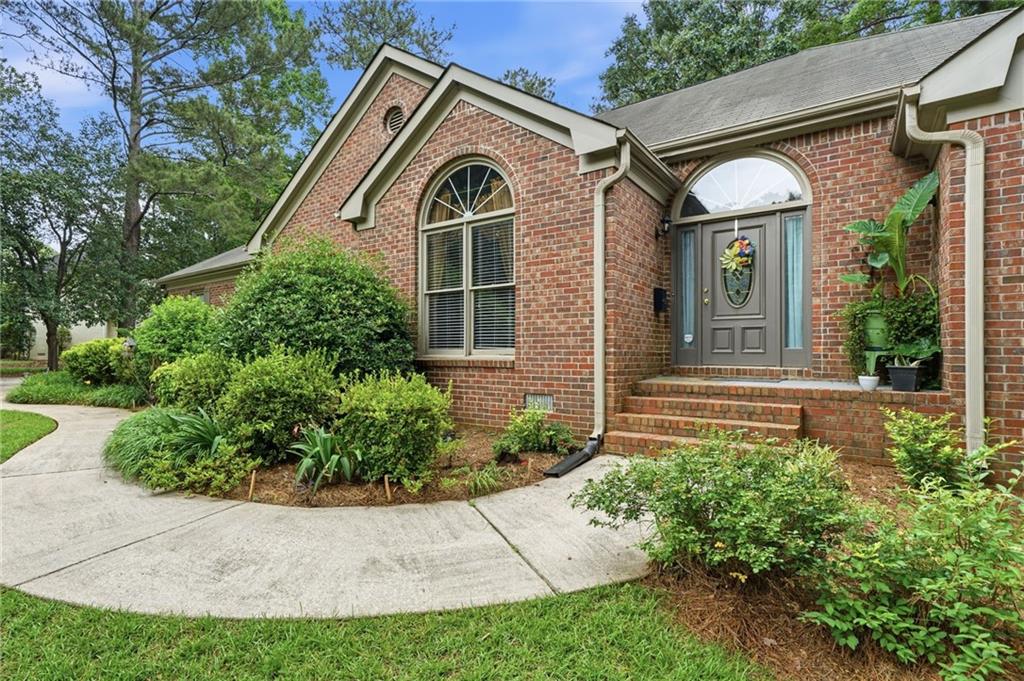 1286 Lake Forest Lane Property Photo 2