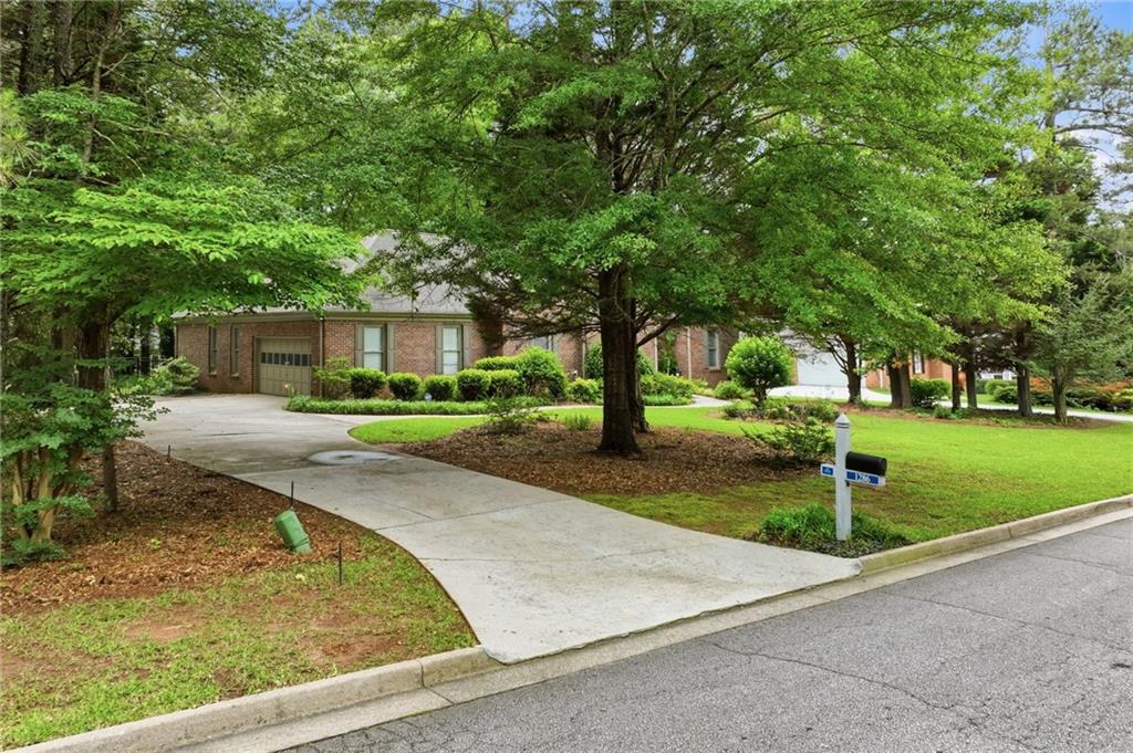 1286 Lake Forest Lane Property Photo 4