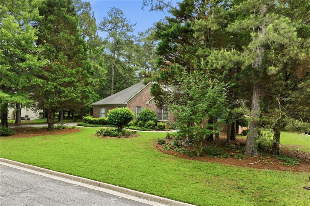 1286 Lake Forest Lane Property Photo 6