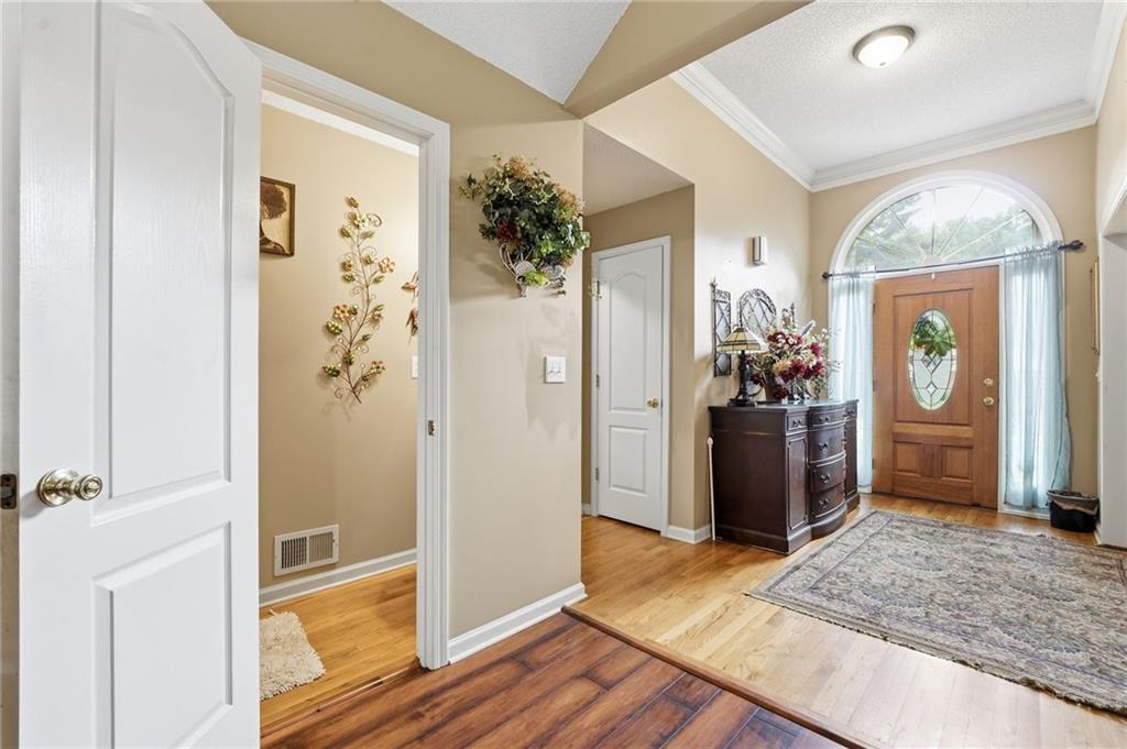 1286 Lake Forest Lane Property Photo 8