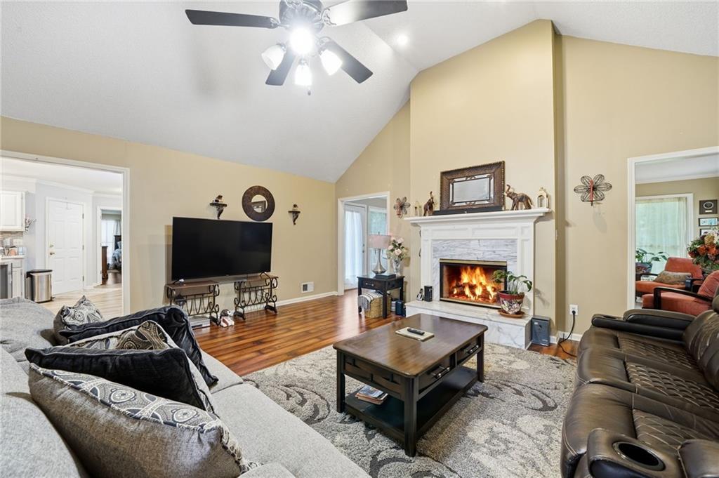 1286 Lake Forest Lane Property Photo 10
