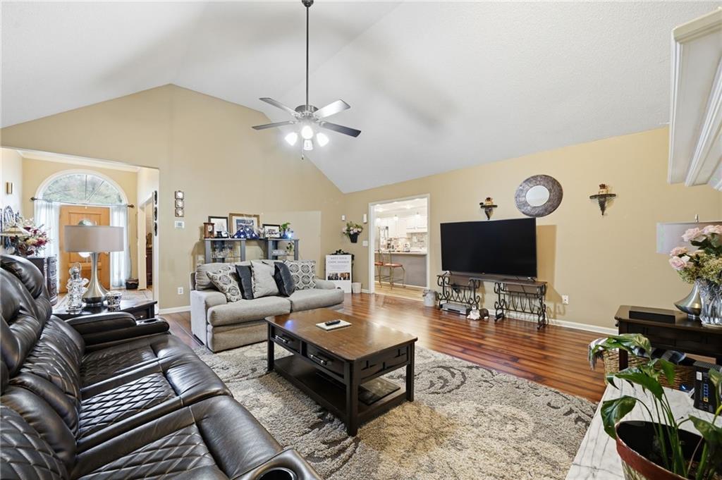 1286 Lake Forest Lane Property Photo 12