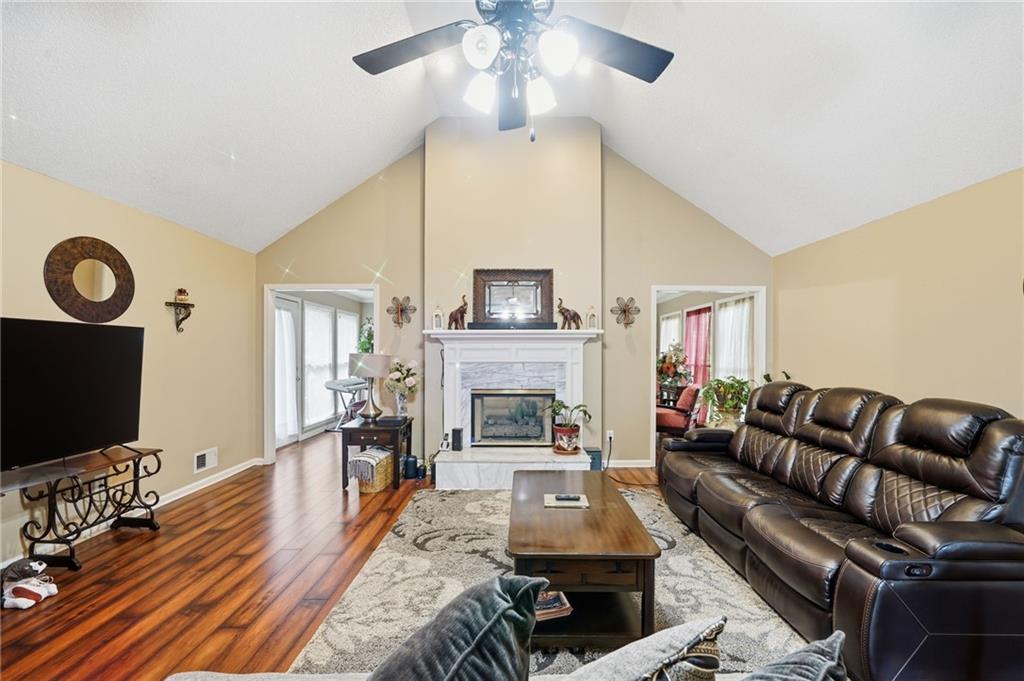 1286 Lake Forest Lane Property Photo 18