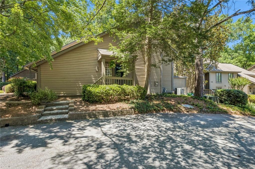 4250 D'Youville Trace