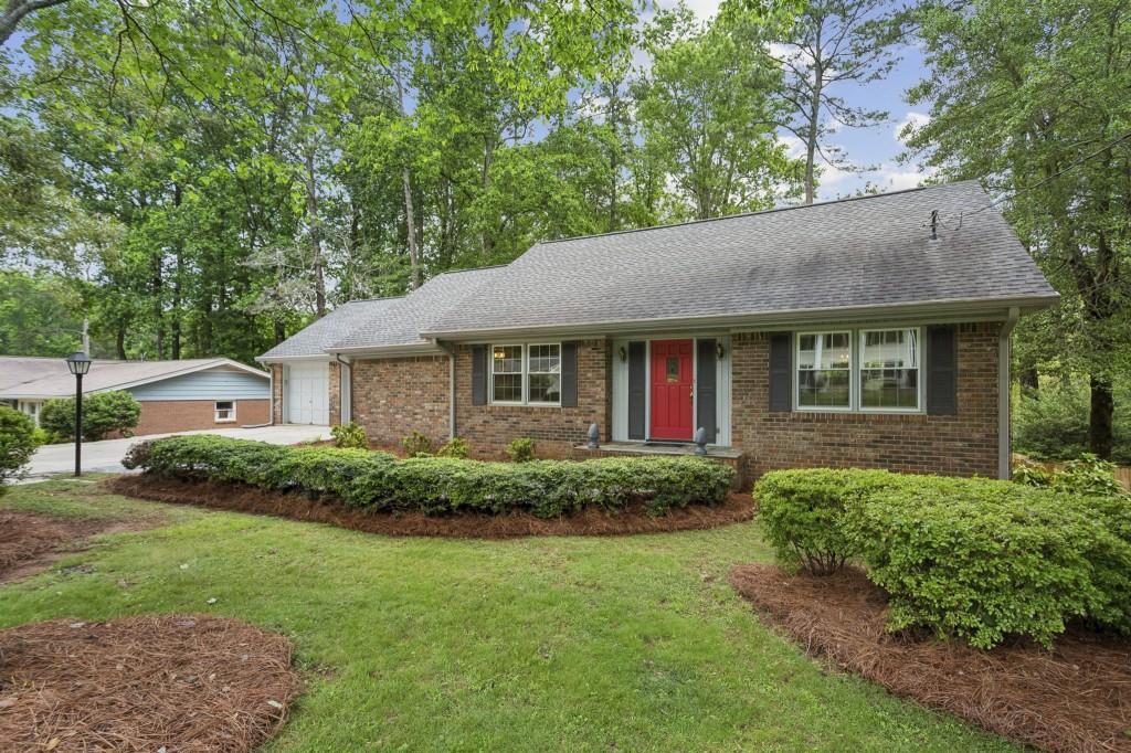 2761 Sagamore Hill Drive Se Property Photo 1