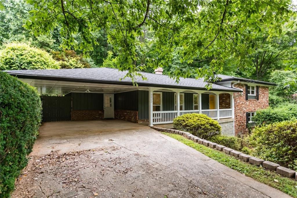 1025 Vistavia Circle Property Photo 1