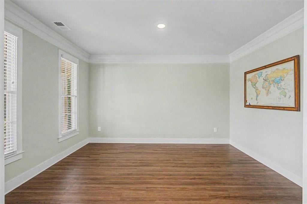 210 Manchester Lane Property Photo 7