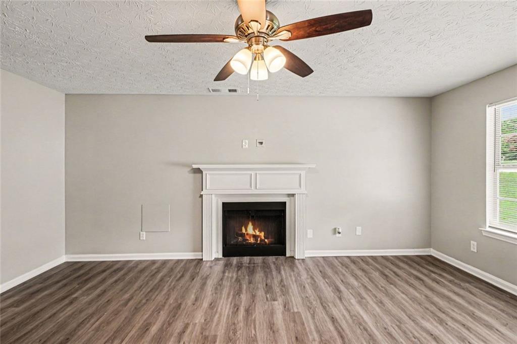 35 Arnold Way Property Photo 4