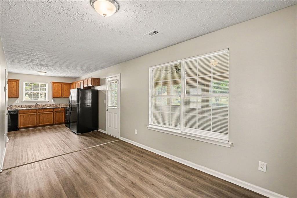 35 Arnold Way Property Photo 6
