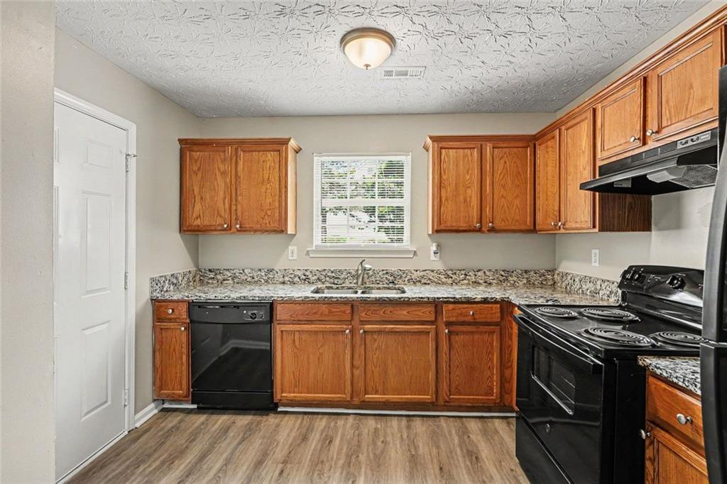 35 Arnold Way Property Photo 7