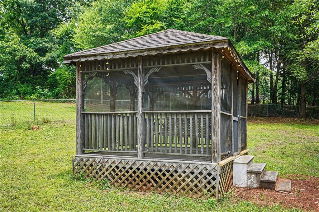 35 Arnold Way Property Photo 17