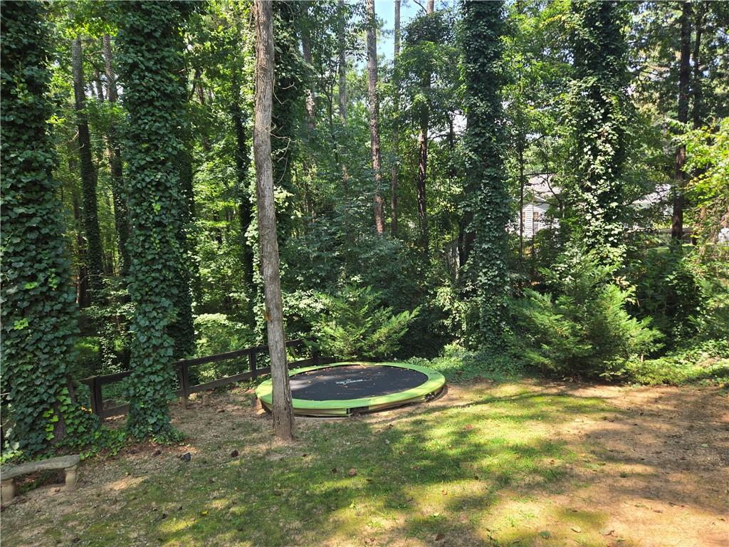 102 Thomas Drive Property Photo 8
