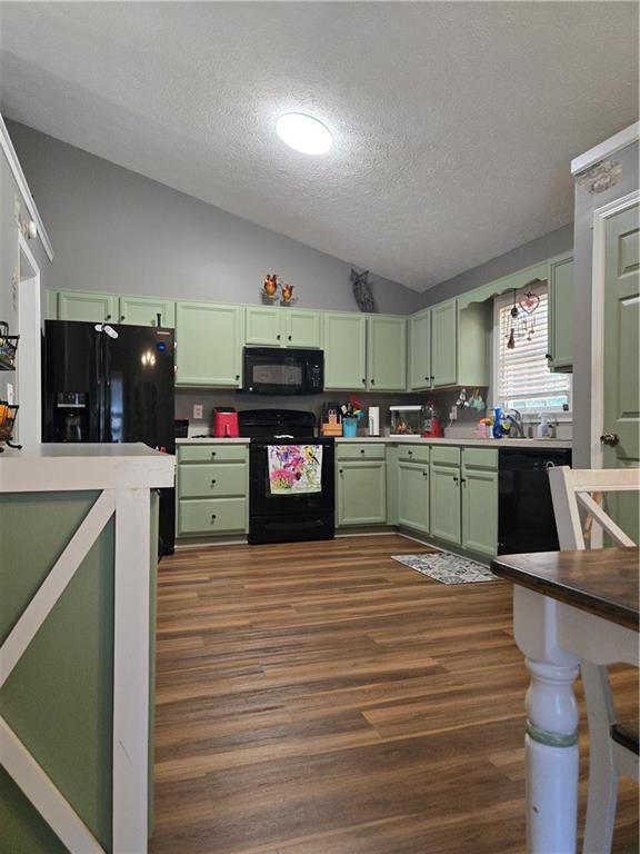 102 Thomas Drive Property Photo 25