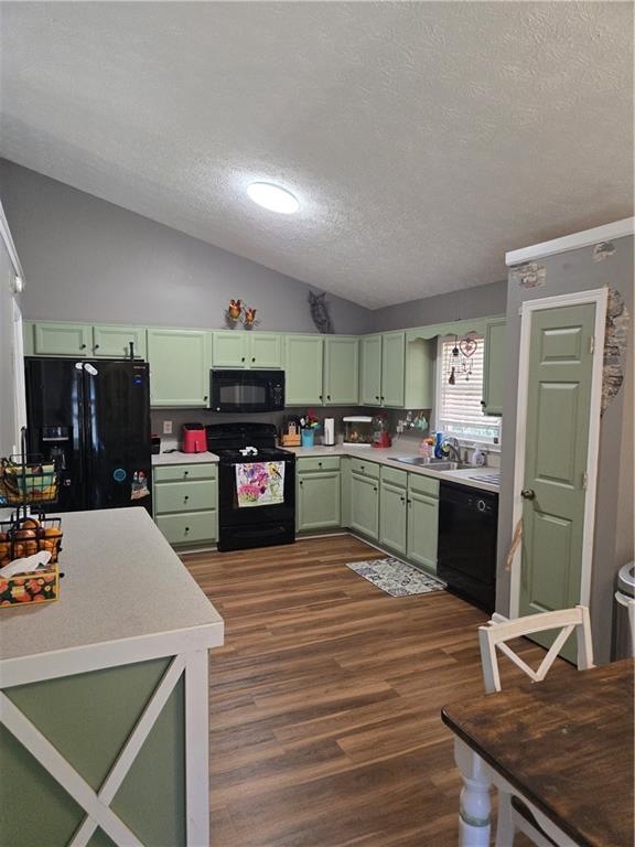 102 Thomas Drive Property Photo 26