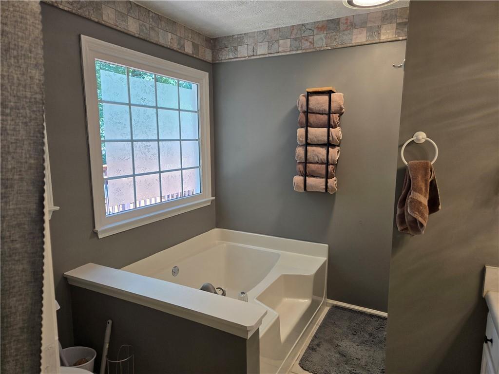 102 Thomas Drive Property Photo 32