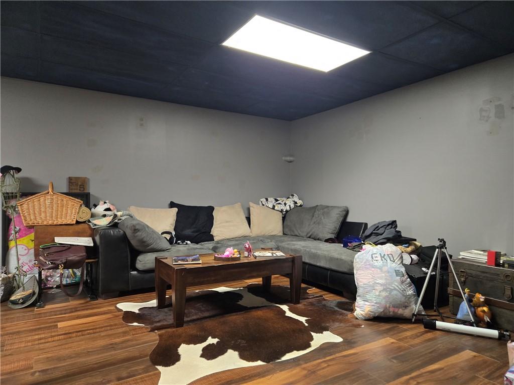 102 Thomas Drive Property Photo 42