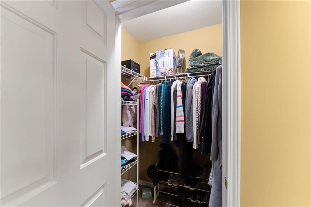 2105 Millgate Lane Property Photo 10