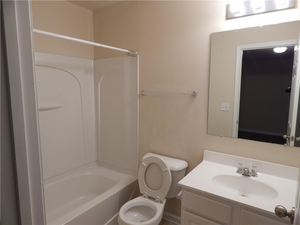 2199 Landing Walk Drive Property Photo 11