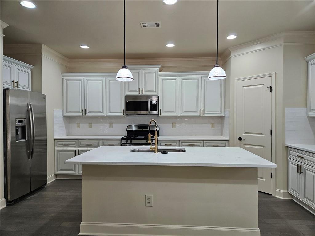 3155 Stonecrest Drive Property Photo 4