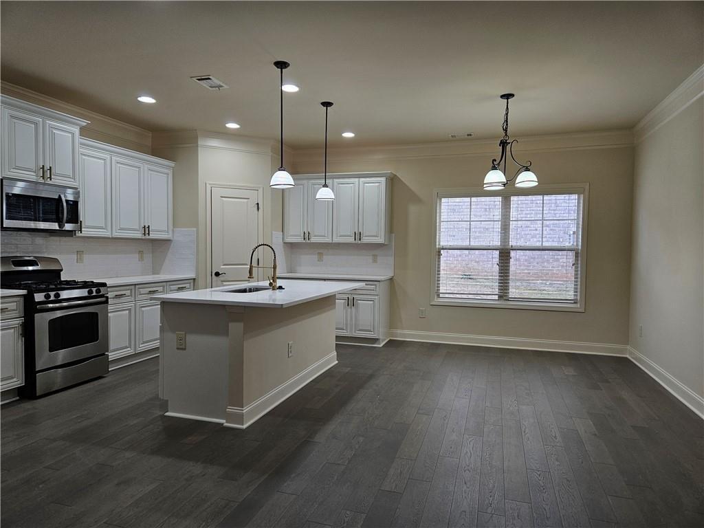 3155 Stonecrest Drive Property Photo 6