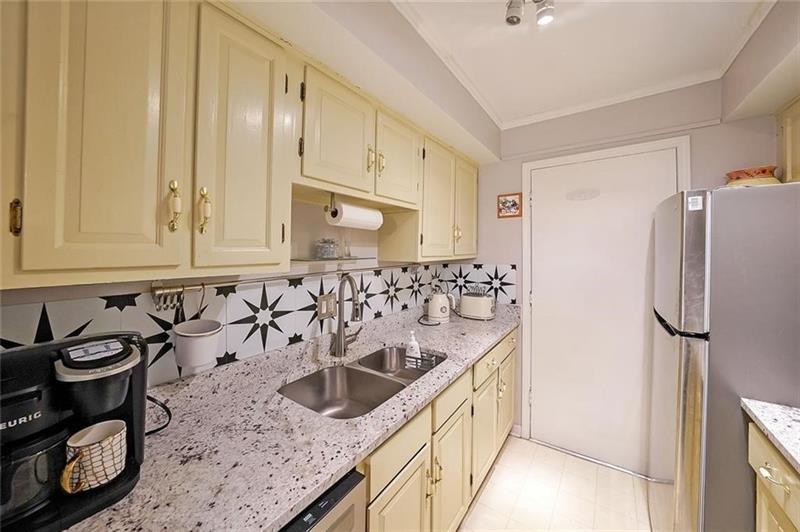6851 Roswell Road Unit O3 Property Photo 16