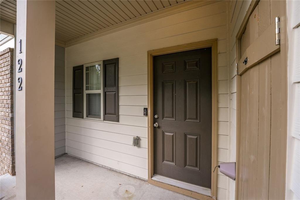 122 Oakview Passage Property Photo 5
