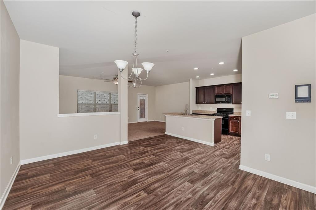 122 Oakview Passage Property Photo 11