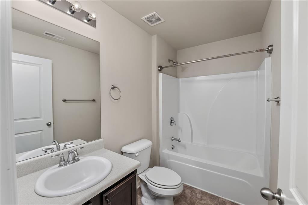 122 Oakview Passage Property Photo 25