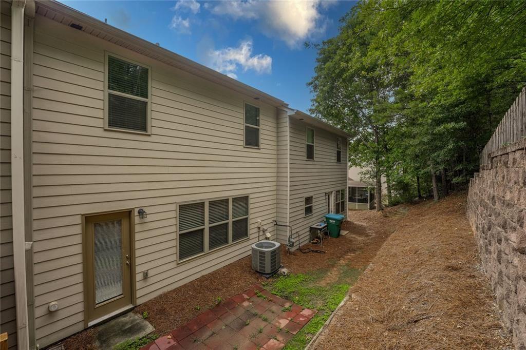 122 Oakview Passage Property Photo 32