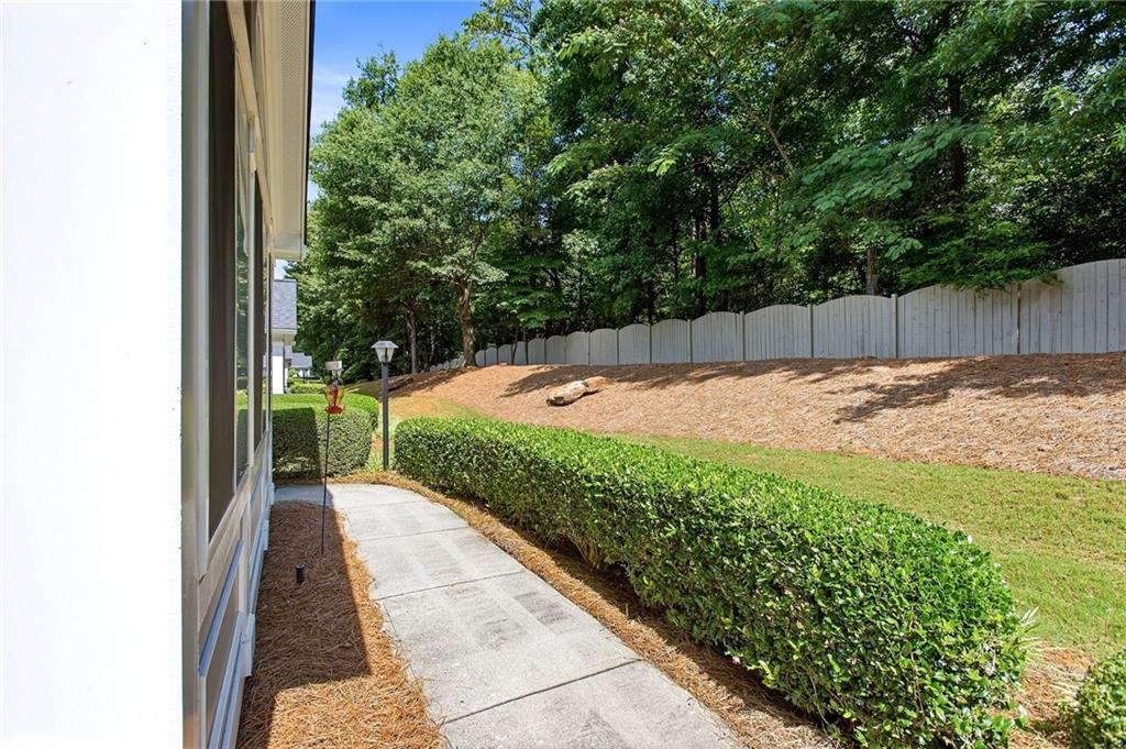 908 Burnt Hickory Circle Nw Unit 7 Property Photo 13
