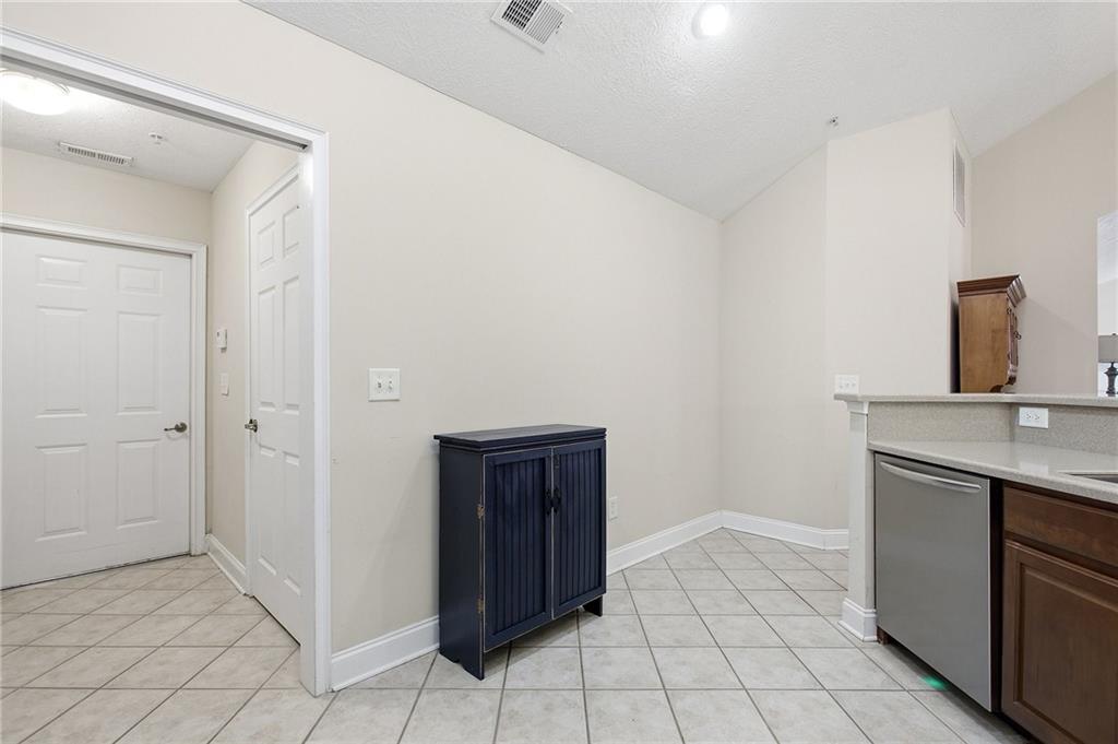 908 Burnt Hickory Circle Nw Unit 7 Property Photo 24
