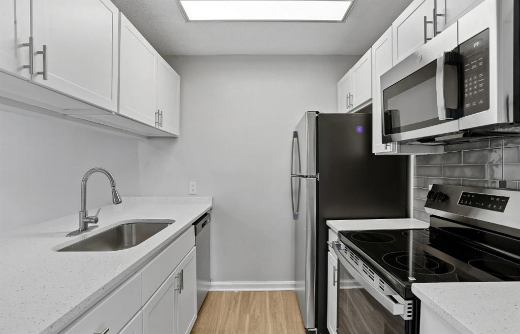 1113 Powers Ferry Place Unit 1811 Property Photo 2