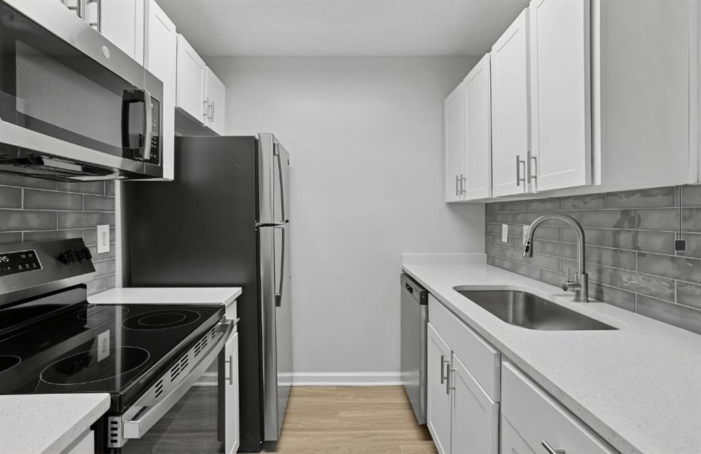1113 Powers Ferry Place Unit 1811 Property Photo 3