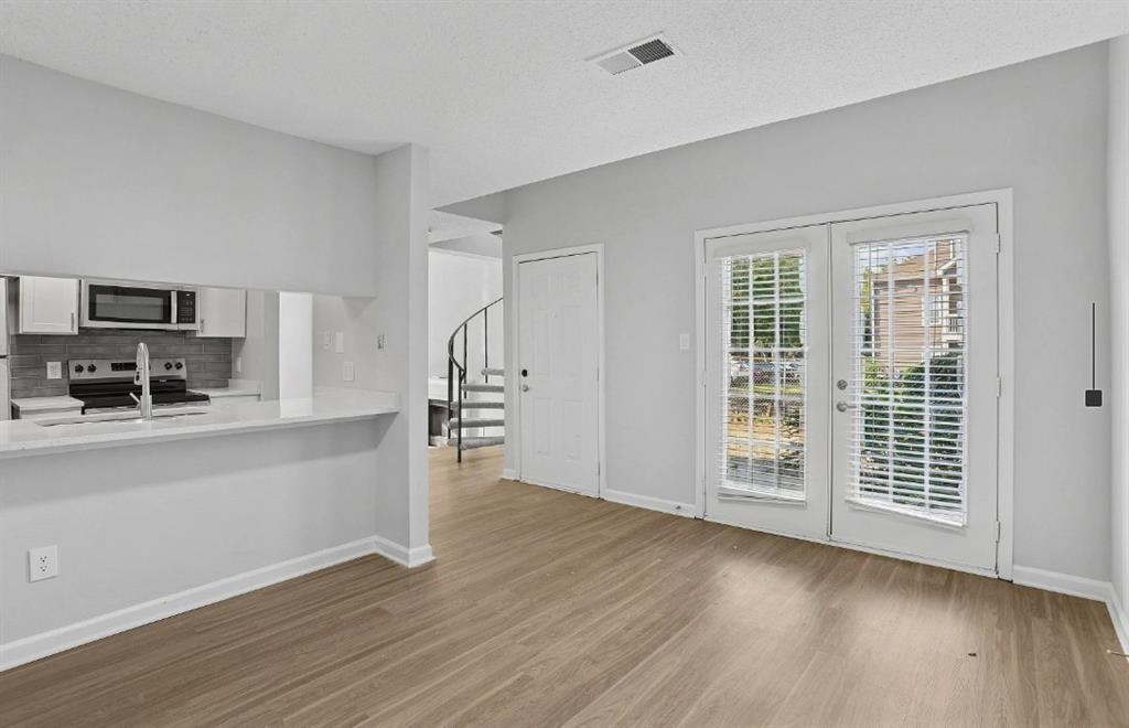 1113 Powers Ferry Place Unit 1811 Property Photo 4