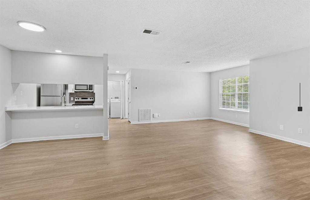 1113 Powers Ferry Place Unit 1811 Property Photo 6