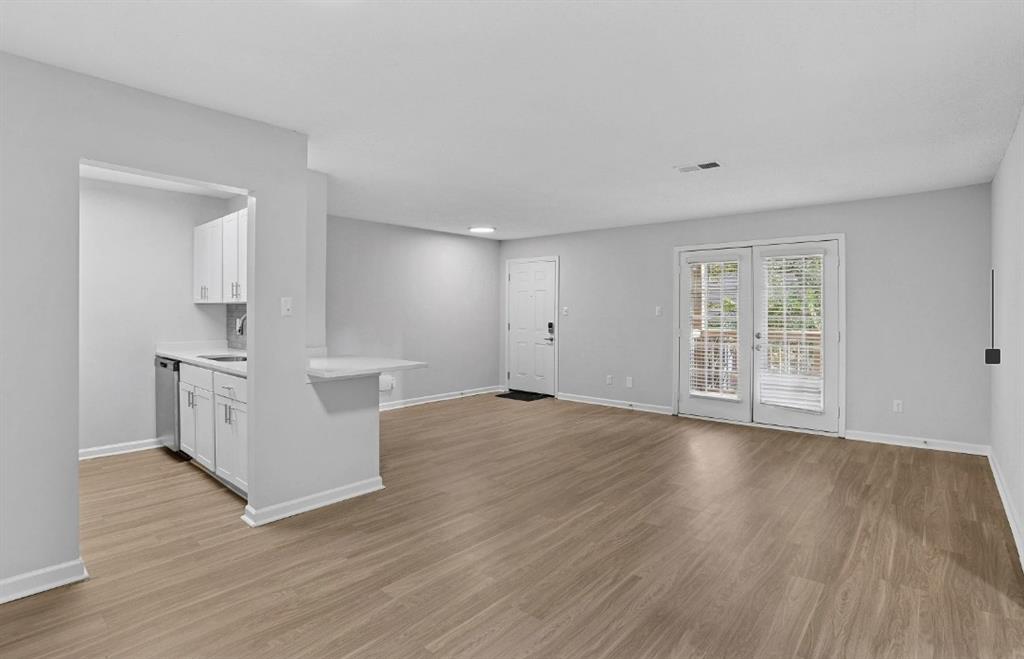 1113 Powers Ferry Place Unit 1811 Property Photo 7