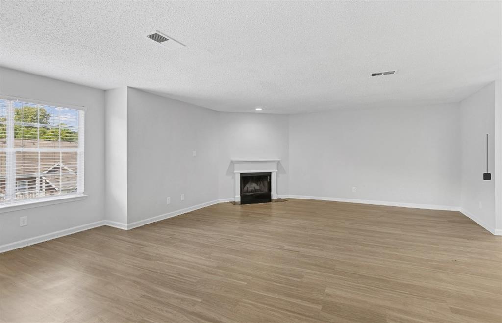 1113 Powers Ferry Place Unit 1811 Property Photo 9