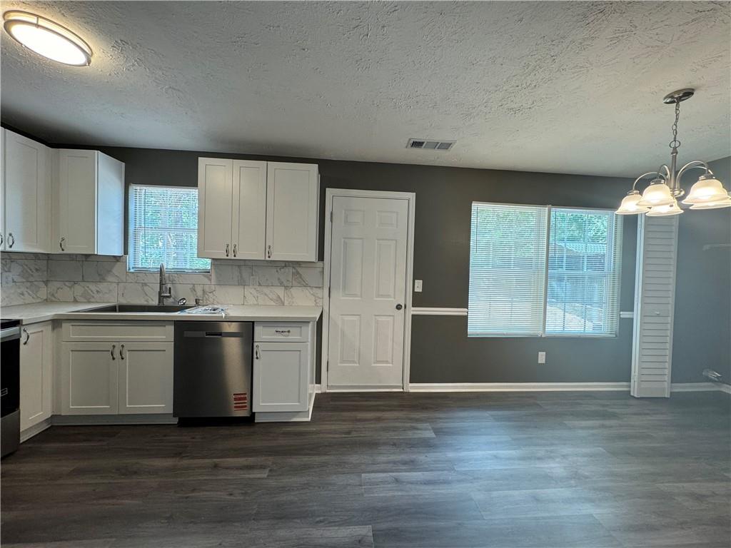 330 Crestfield Circle Property Photo 3