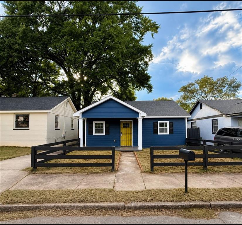 917 Garibaldi Street SW Property Photo 1