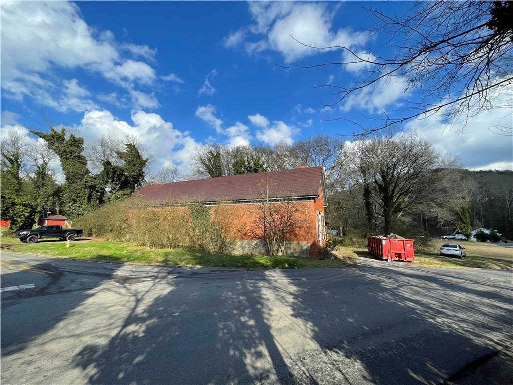 398 New Hermitage Road Ne Property Photo 1