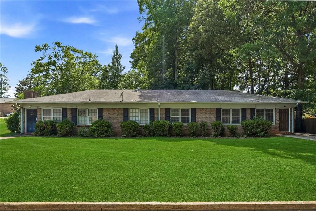 2124 Golfview Drive SE Property Photo 1