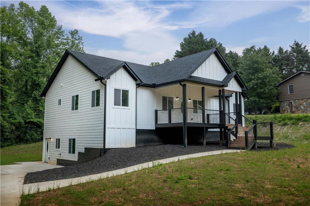 173 Frontier Road Property Photo 3