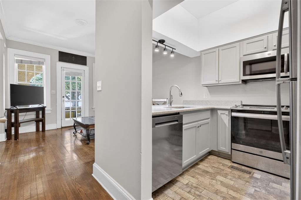 2855 Peachtree Road Unit 109 Property Photo 1