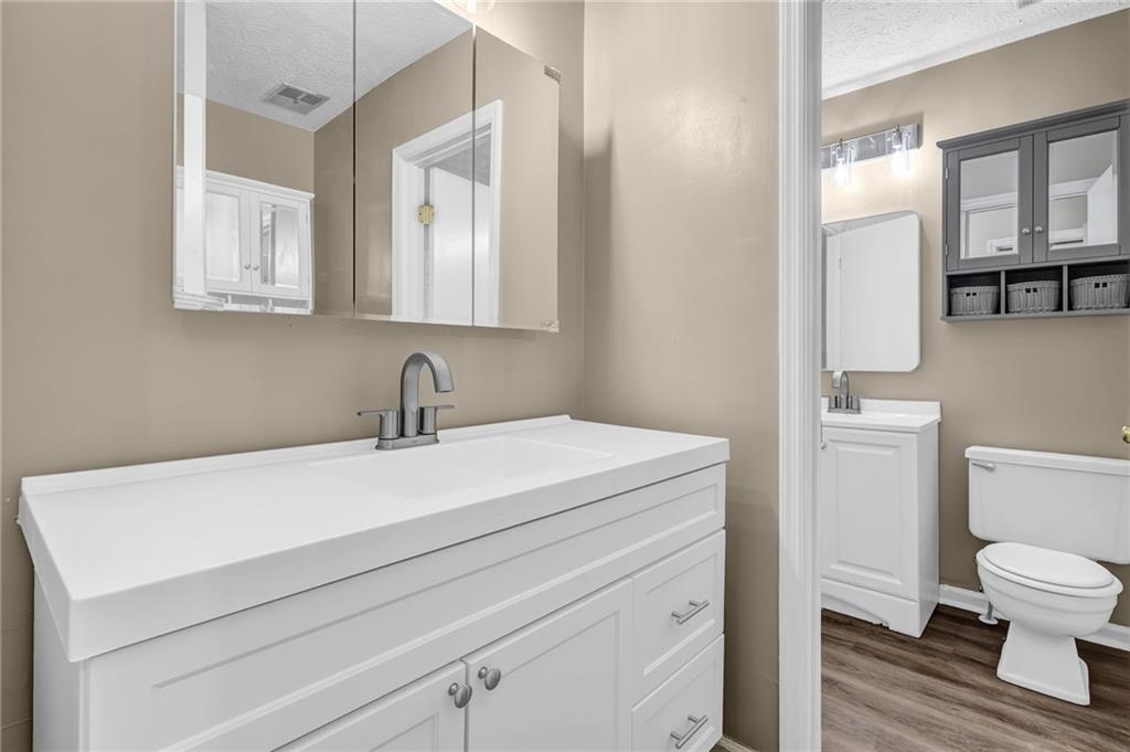 8997 Huntwood Lane Property Photo 10
