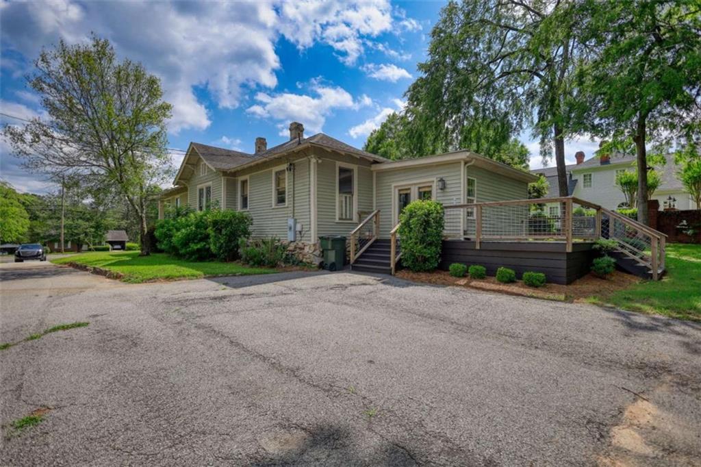 5143 Floyd Street Property Photo 5