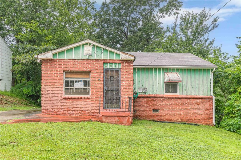 205 Upshaw Street Sw Property Photo 1