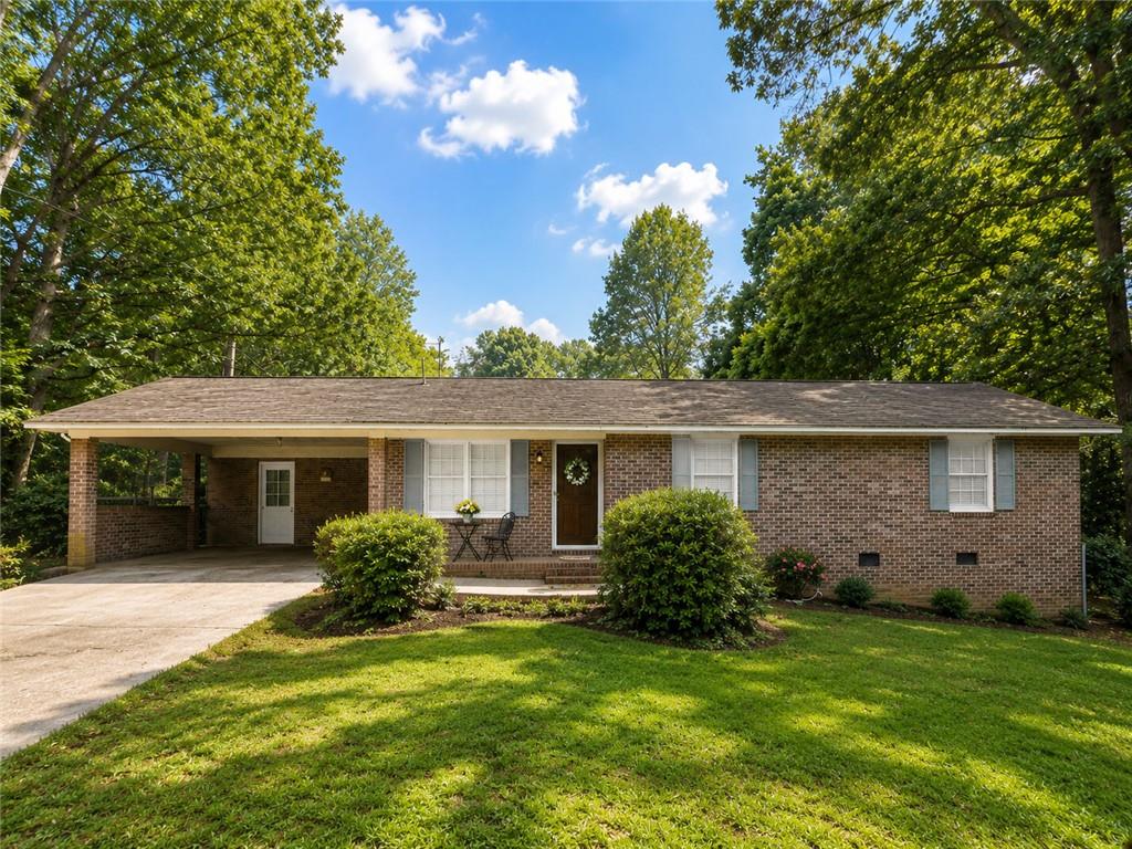40 Flint Hill Drive Property Photo 1